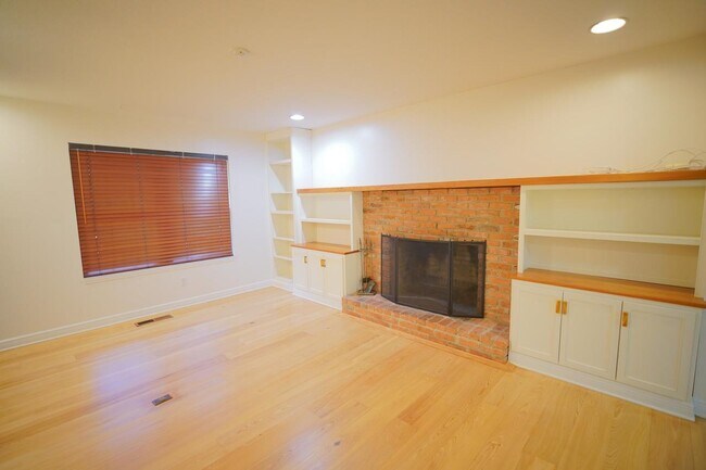 Building Photo - 2328 Armistead Rd