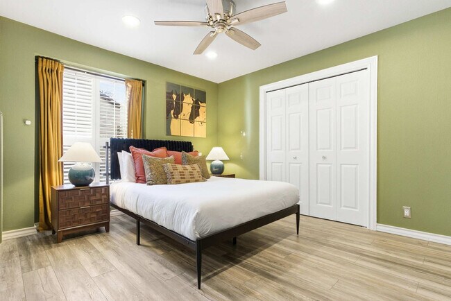 Building Photo - 12511 Chapel Bell St