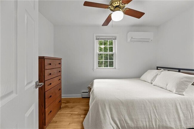 Building Photo - 12 Granada Ter