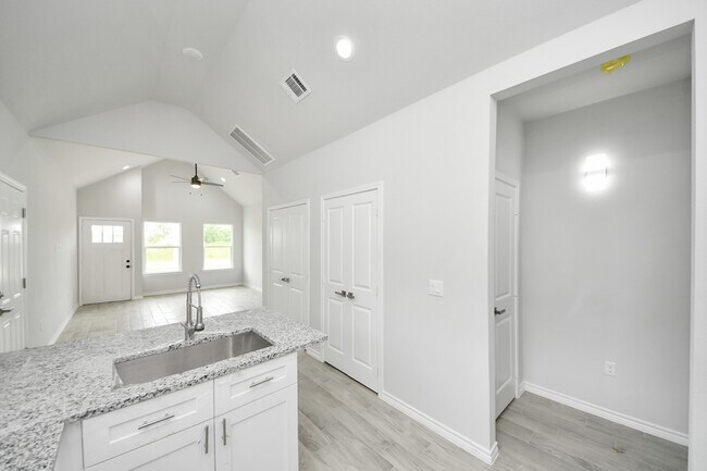 Building Photo - 382 Rd 5704