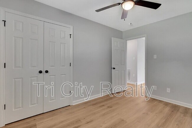Building Photo - 214 Brooks Rd
