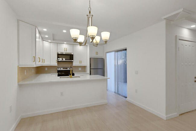 Building Photo - 2018 20th Ct