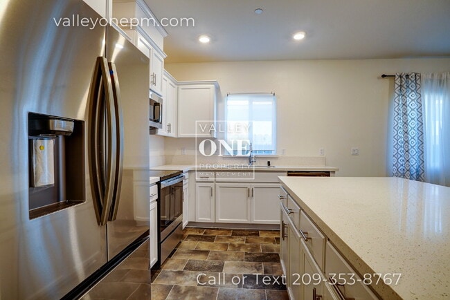 Building Photo - 644 Cheshire Dr