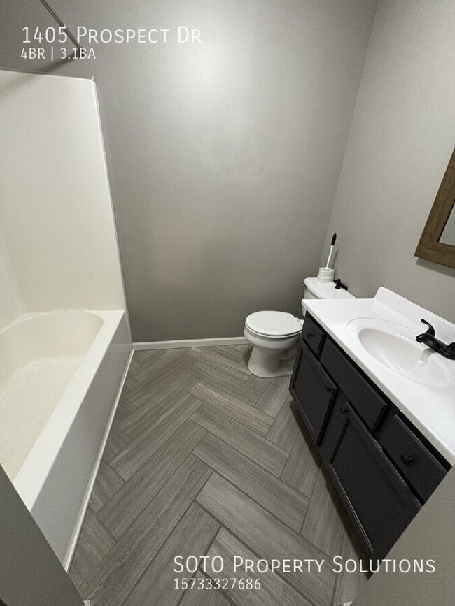 Building Photo - 1405 Prospect Dr