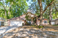 Building Photo - Beautiful 3-Bedroom Home with Enclosed Pool