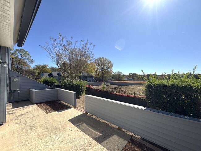 Building Photo - Carmel Chace