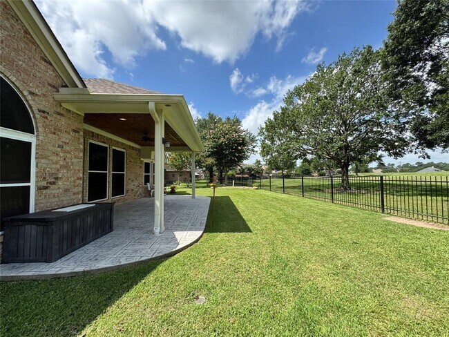 Building Photo - 5822 Pinellas Park Ct