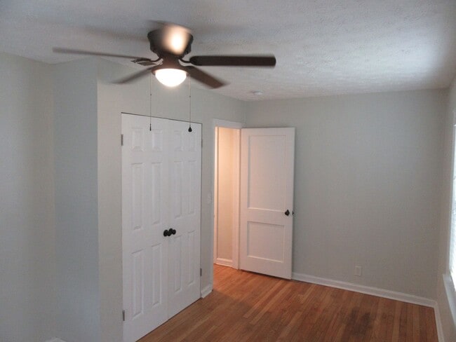 Building Photo - 409 S Palo Alto Ave