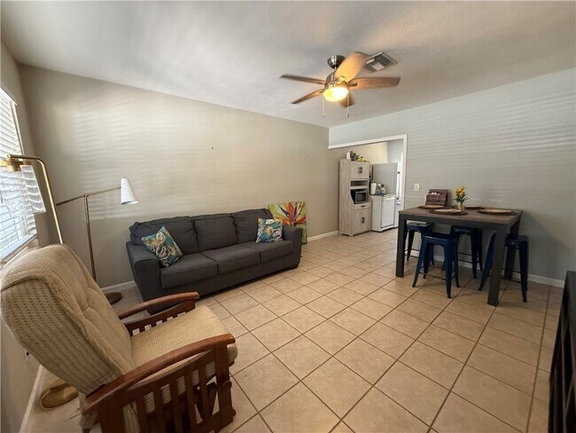 Building Photo - 2159 10th Ave