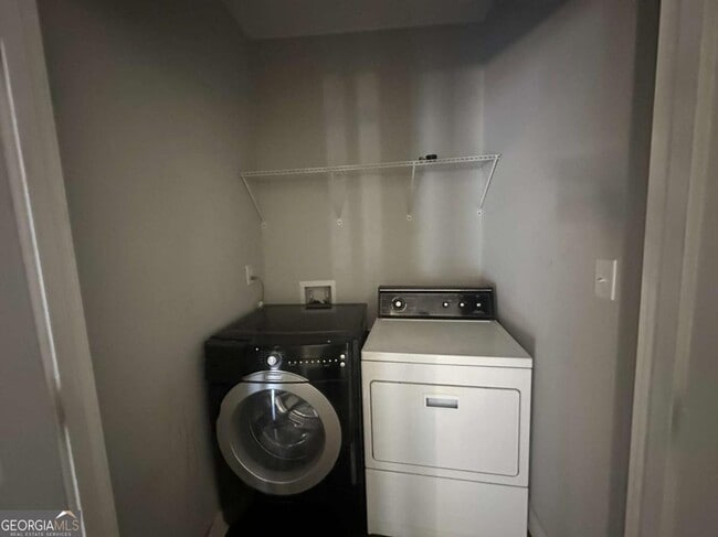 Building Photo - 1536 Montreat Ave SW