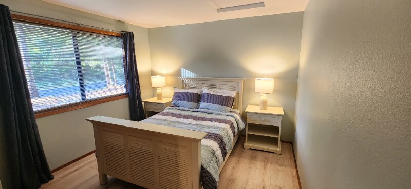 Building Photo - 6928 Alpine Dr SW