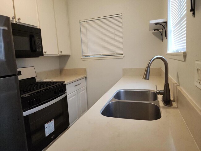 Interior Photo - 3812 Wisconsin St