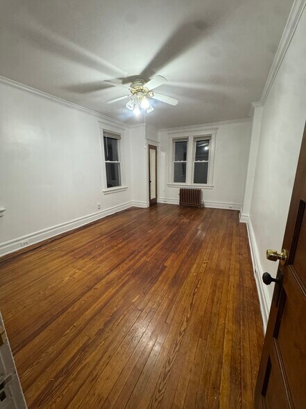 Master bedroom - 232 Rector St