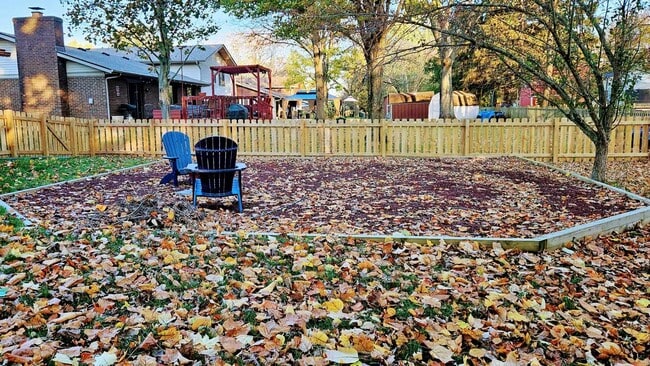 Building Photo - 2032 Meadowside Ln