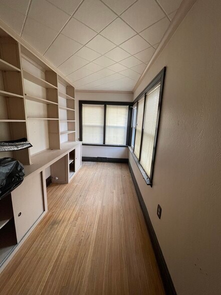 Sunroom/office - 309 4th St