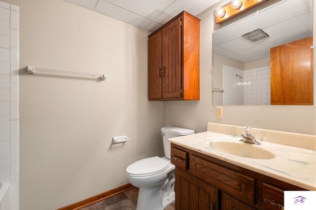 Building Photo - AVAILABLE NOW!