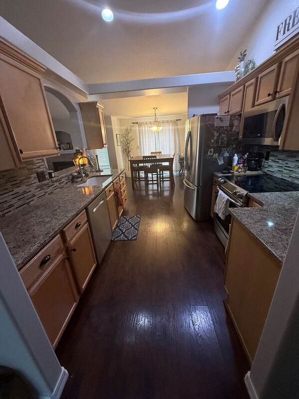 Building Photo - 420 S Penn Pl