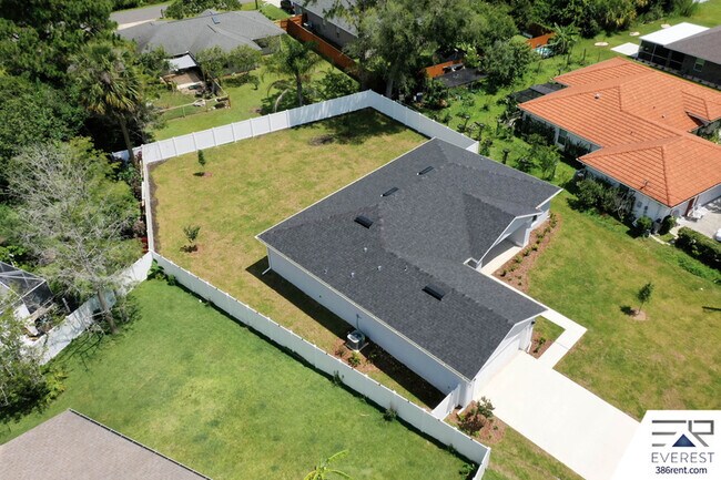 Building Photo - 3 Praver Ln