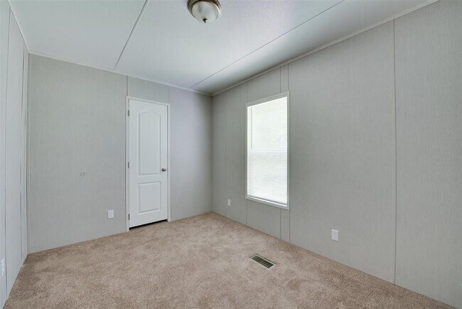 Building Photo - 315 Broadmore Dr