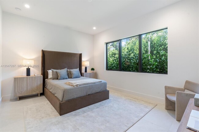Building Photo - 14930 SW 16 Ct