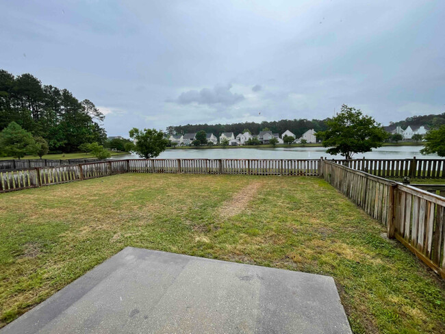 Building Photo - 93 Avonshire Dr