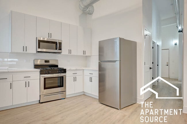 Primary Photo - 4731 N Western Ave