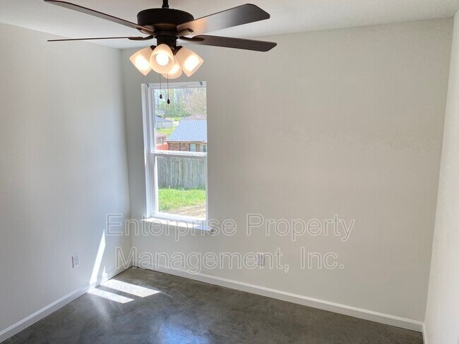 Building Photo - 2963 Lake Park Rd