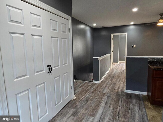 Building Photo - 5914 Belmar Ter