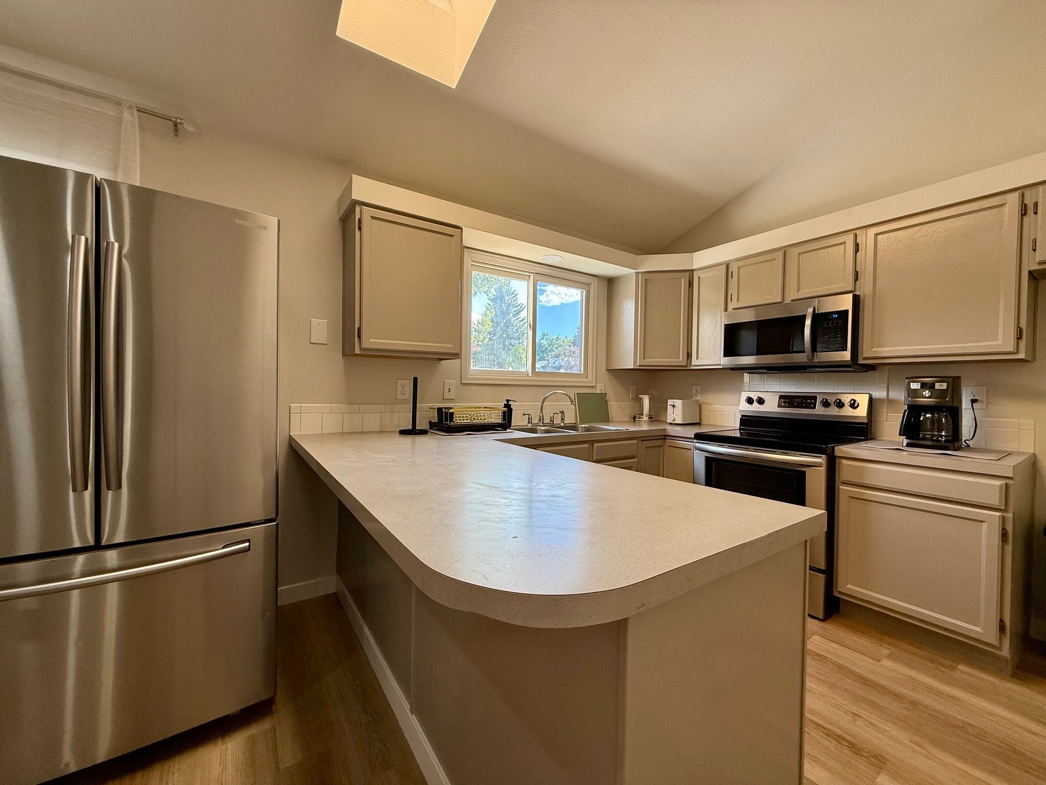 Building Photo - 411 Ruby Dr