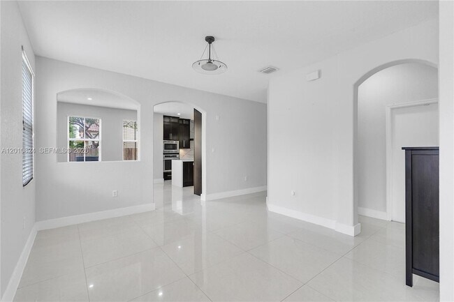 Building Photo - 8741 NW 111th Ct