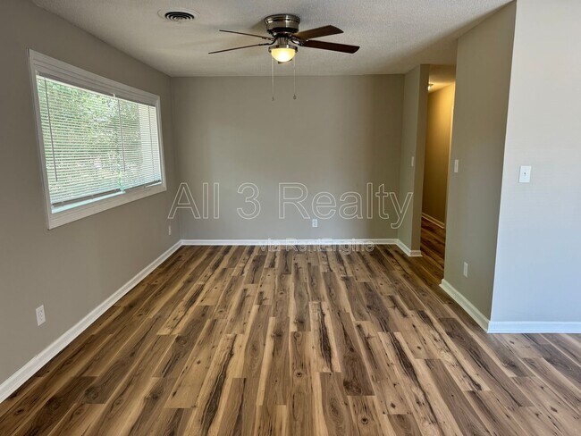 Building Photo - 457 Mulligan Dr