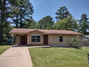 Building Photo - 102 Libby Cir
