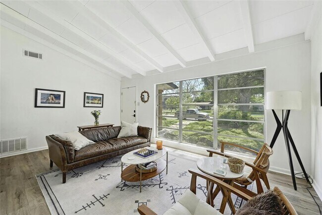 Building Photo - 1906 Morrow St