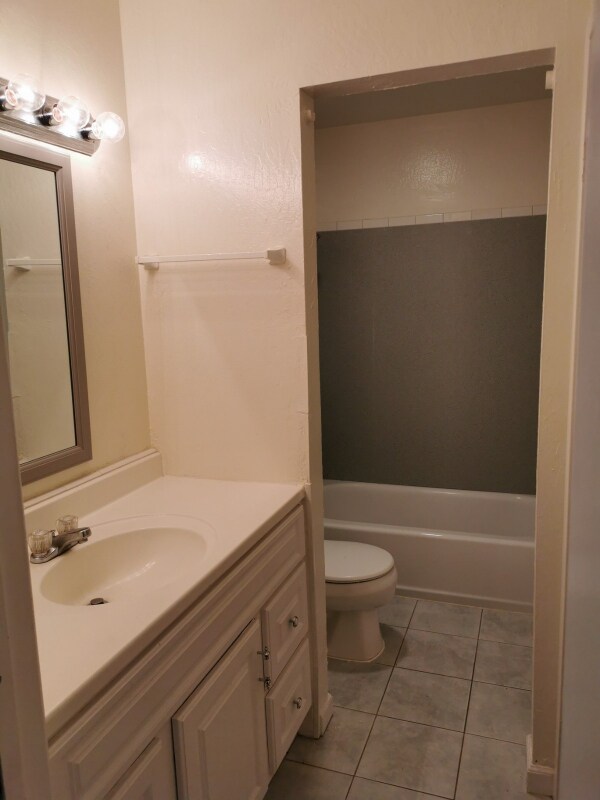 Building Photo - 2035 Alta Loma St