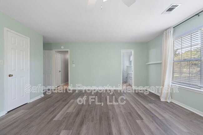 Building Photo - 3893 Paradise Bay Dr