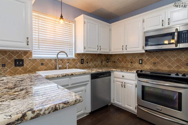 Building Photo - 2224 Sandcastle Rd