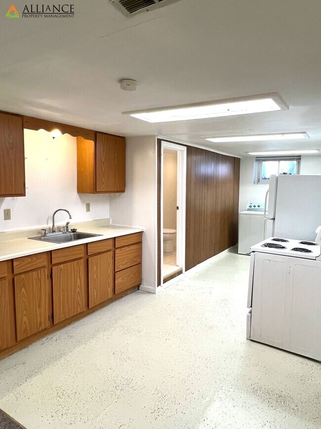 Building Photo - 800 Osage St