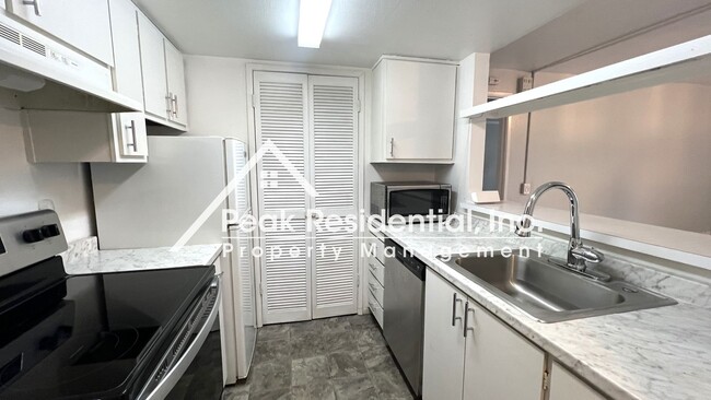Building Photo - Updated Timberlake 1bd/1ba Condo - Near Sa...