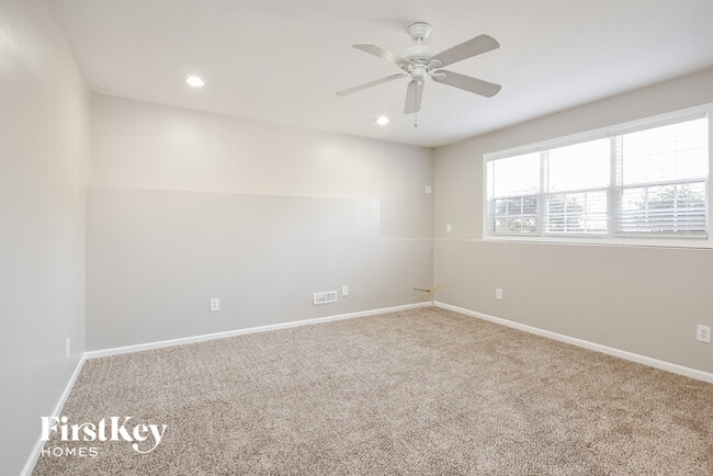 Building Photo - 206 Red Fox Ct