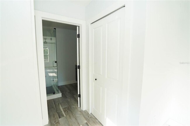 Building Photo - 5817 Dartmouth Ave N