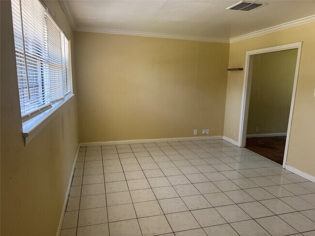 Building Photo - 6830 Langdon Ln