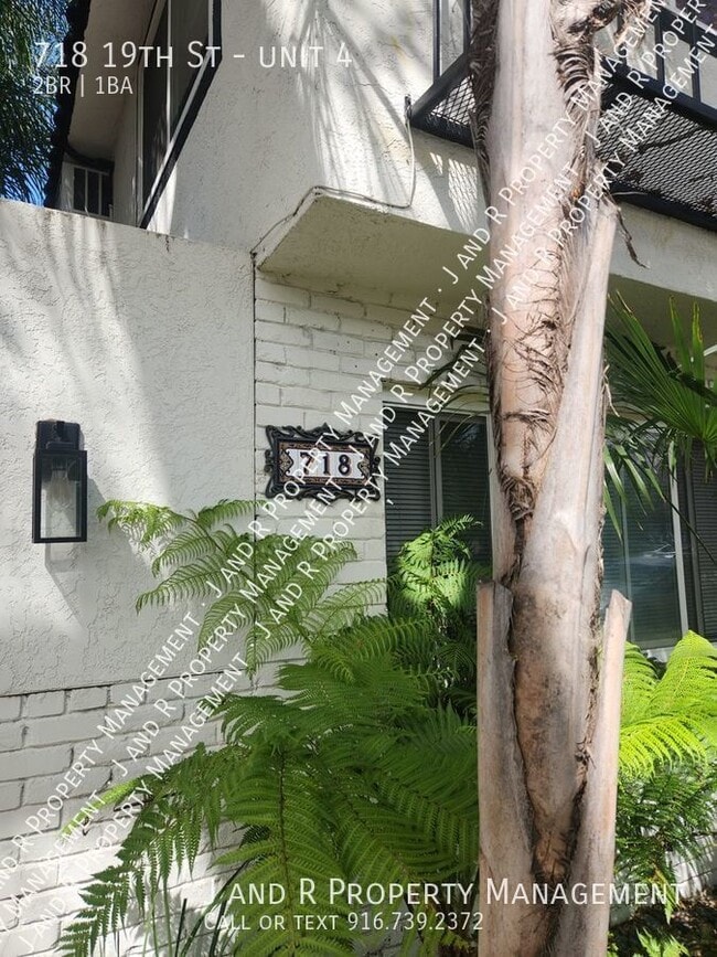 Building Photo - 718 19th St