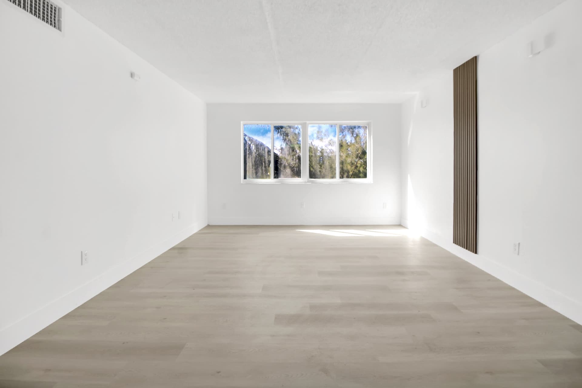 Building Photo - 14850 Naranja Lakes Blvd