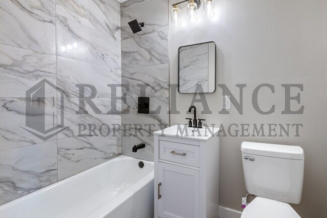 Building Photo - 1631 S Fern St