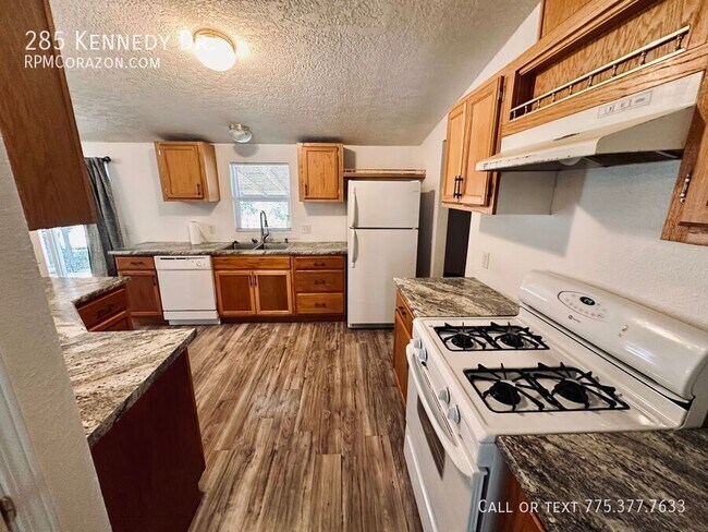 Building Photo - 285 Kennedy Dr