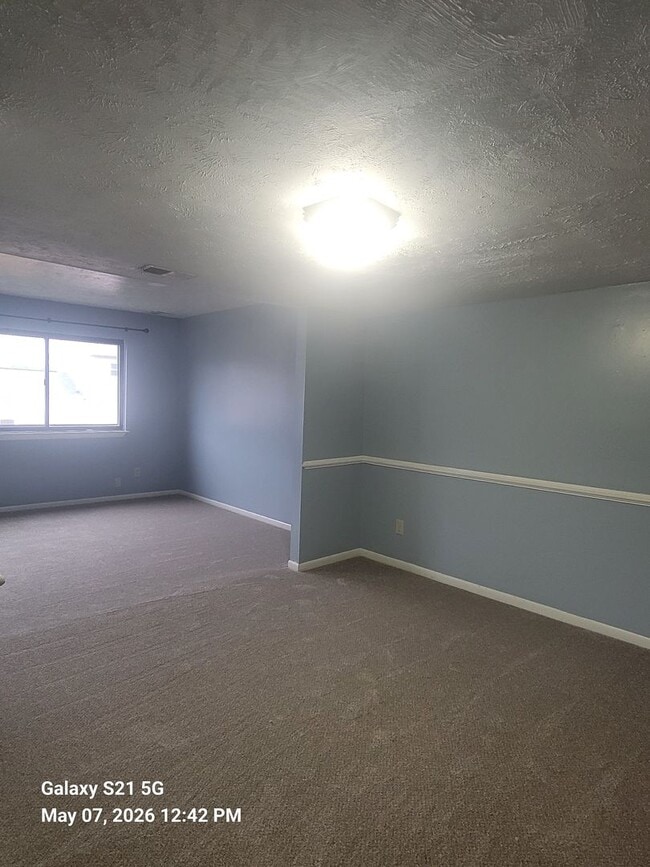 Building Photo - 4 bedroom 3.5 bathrooms townhouse in Kempsville.