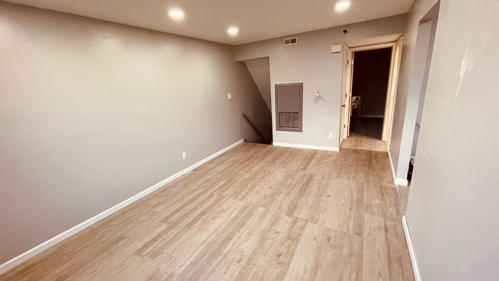 Building Photo - 1440 Villa Ct