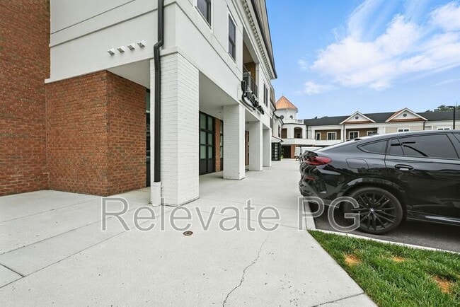 Building Photo - 1420 Ewing Pk Lp