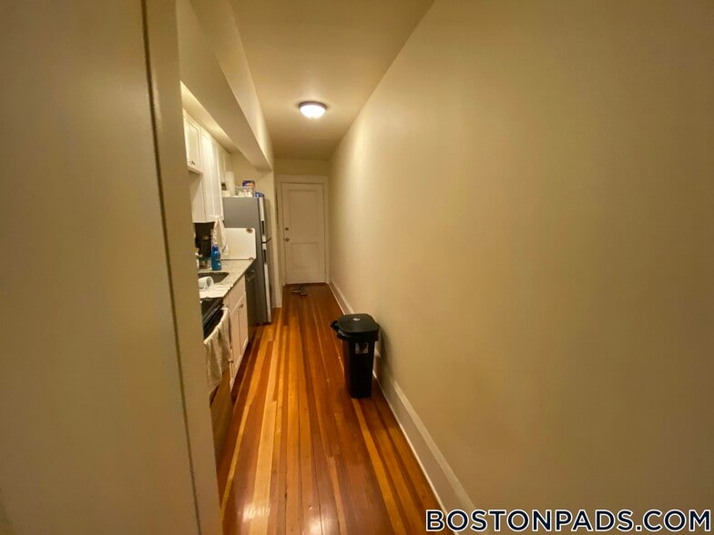 Building Photo - 1463 Beacon St