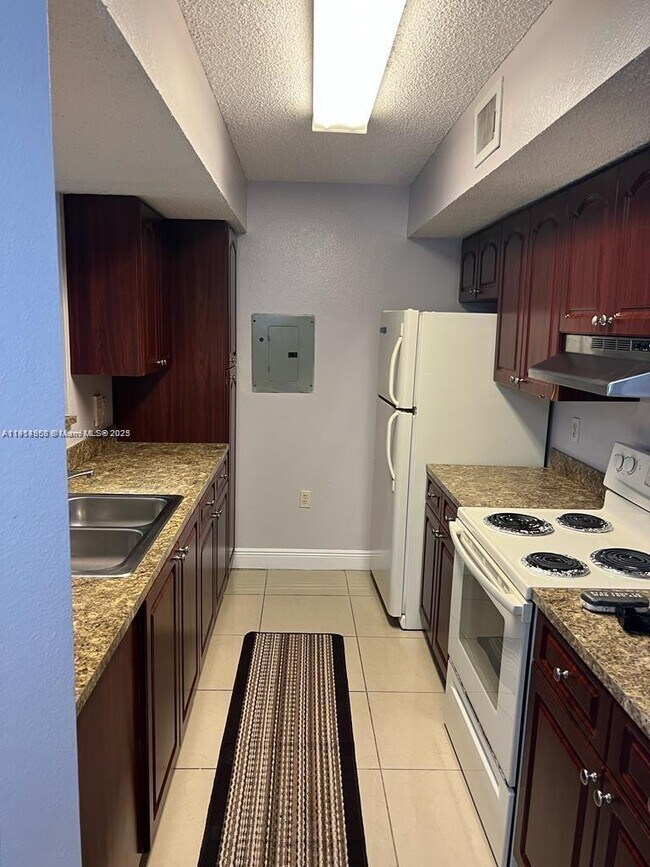 Building Photo - 15661 SW 104th Terrace